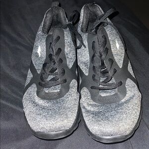 Everylast memory foam Gray and Black Athletic Sneakers